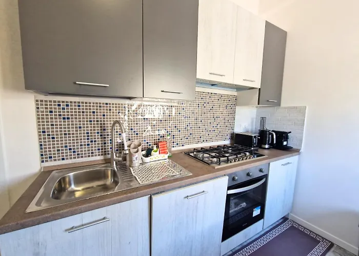 Uddin's Den * 西维尔诺瓦·马尔凯